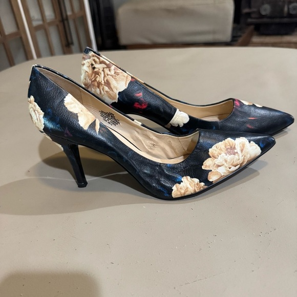 Nine West Frolic Women’s Floral 4in Pump Heel, Leather Upper, Size 10M - Picture 3 of 10